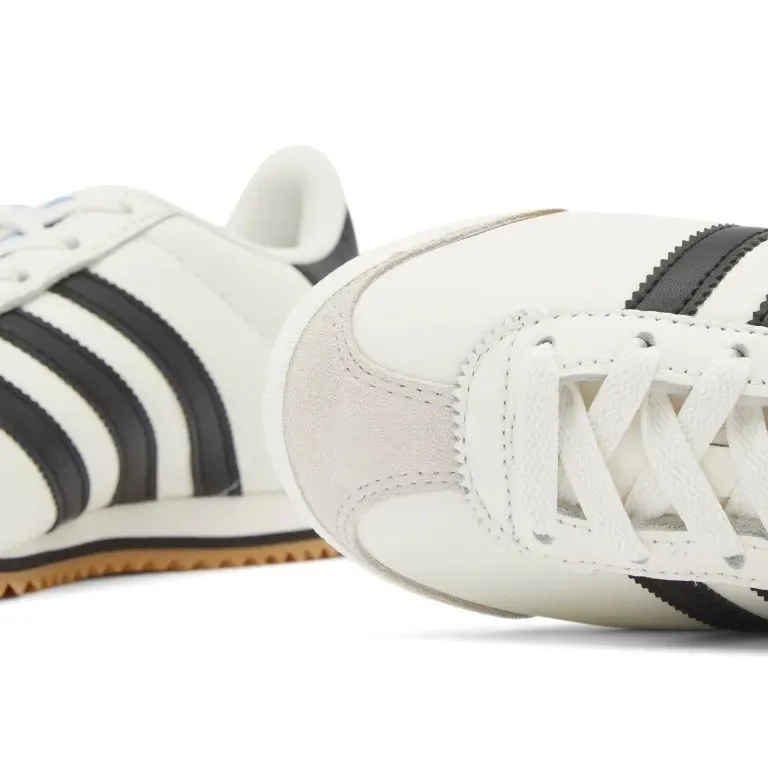 ADIDAS KICK CORE WHITE, GUM & BLACK