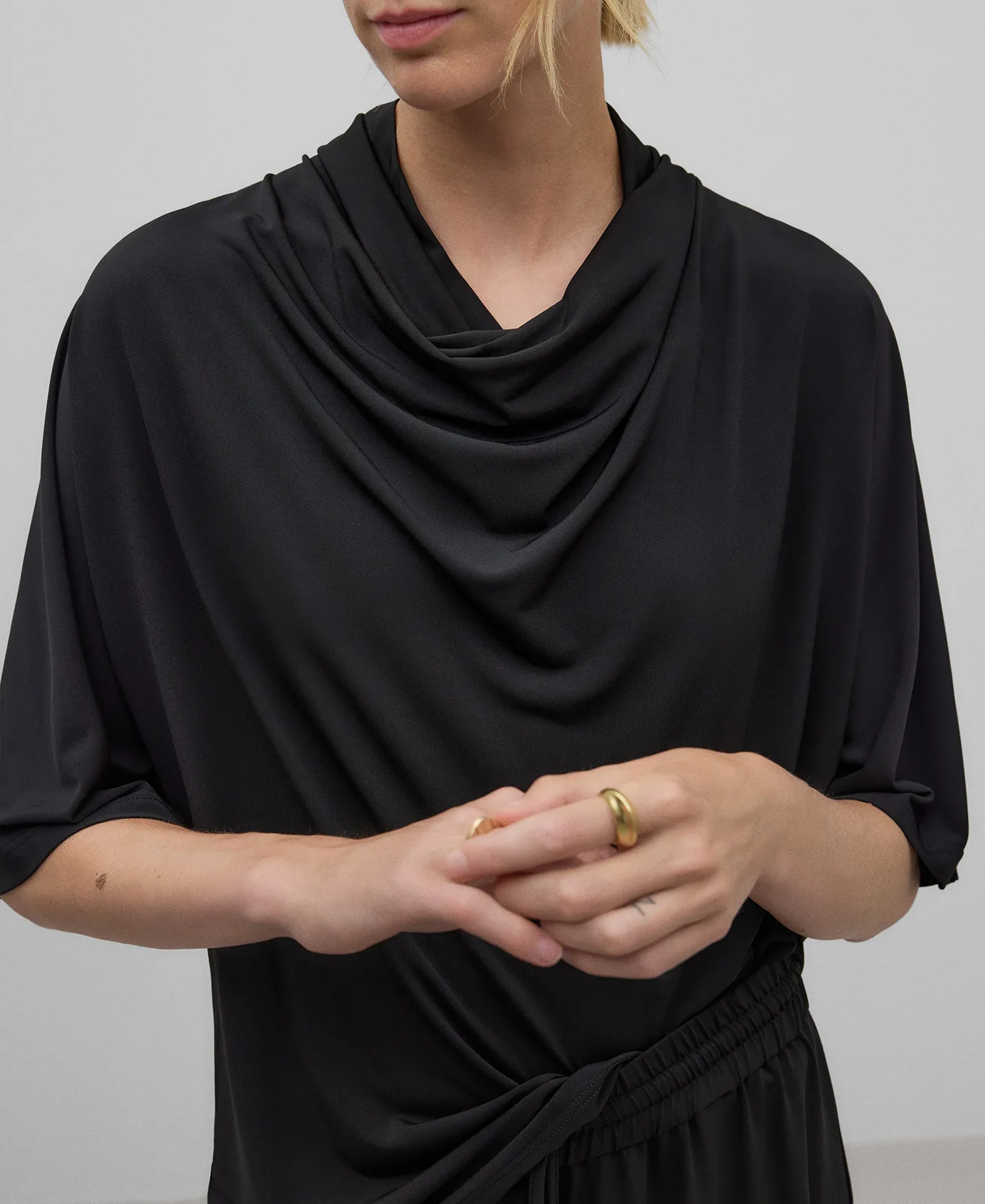 Draped collar T-shirt woman