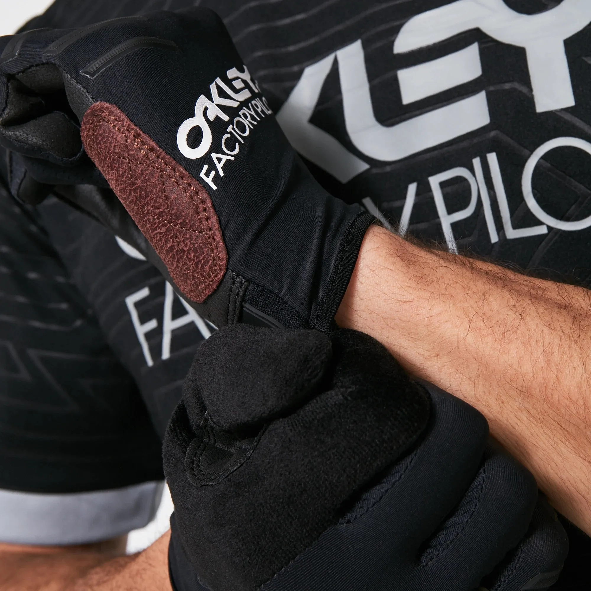 guantes Oakley All Conditions - Blackout