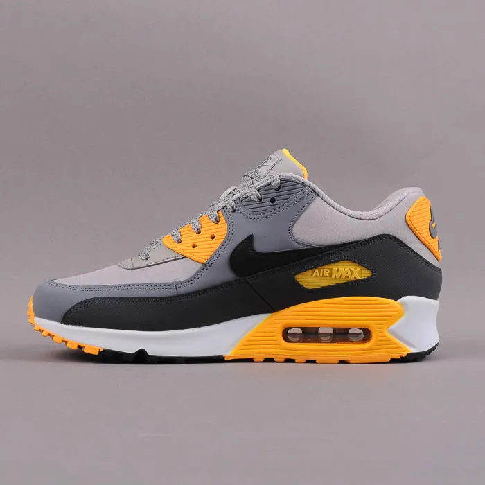 Nike Air Max 90 Essential "Pale Grey Laser Orange"