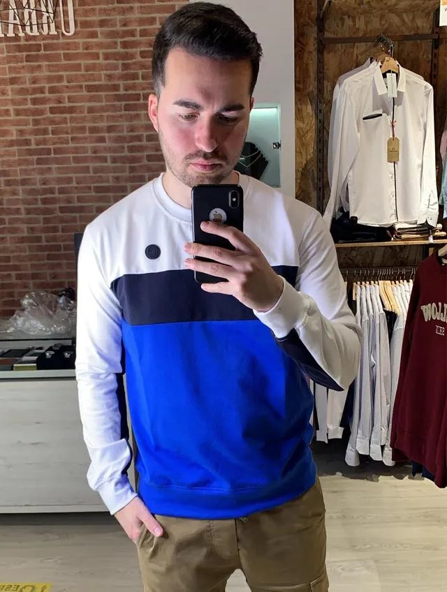 Yellow Skin – Sudadera tricolor blanca y azul 2022